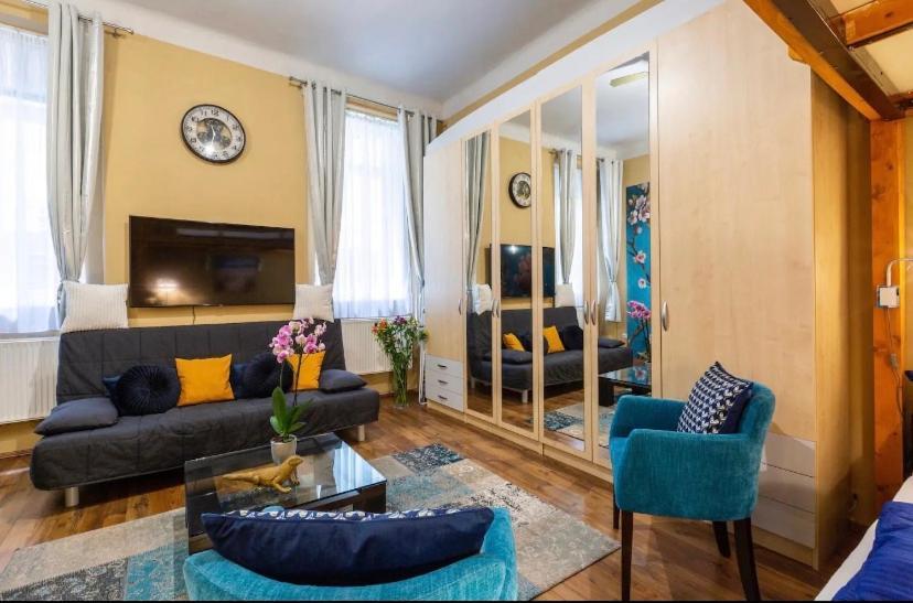 Apartament Cherry Blossom Designer In The Center With Free Parking